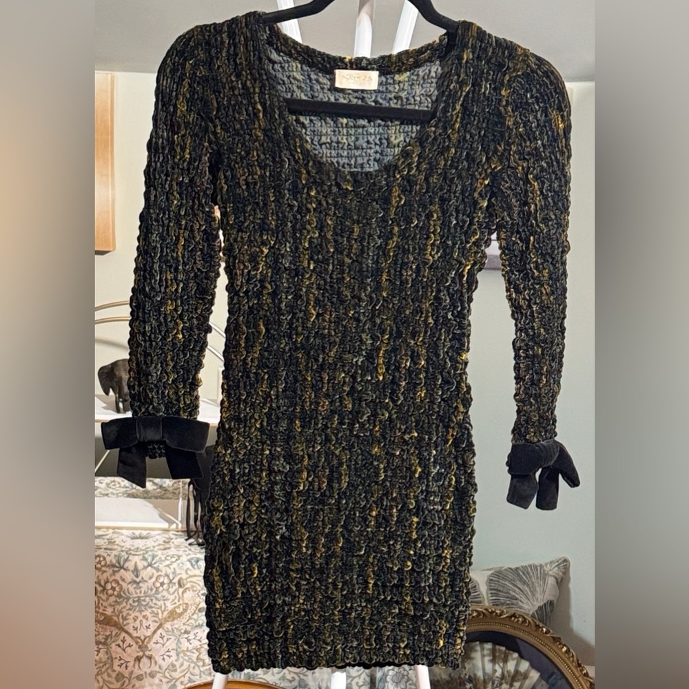 NWOT PAULE KA Green/Gold Body-con Textured Mini Dress w/Velvet Bow Cuffs LOVE!!